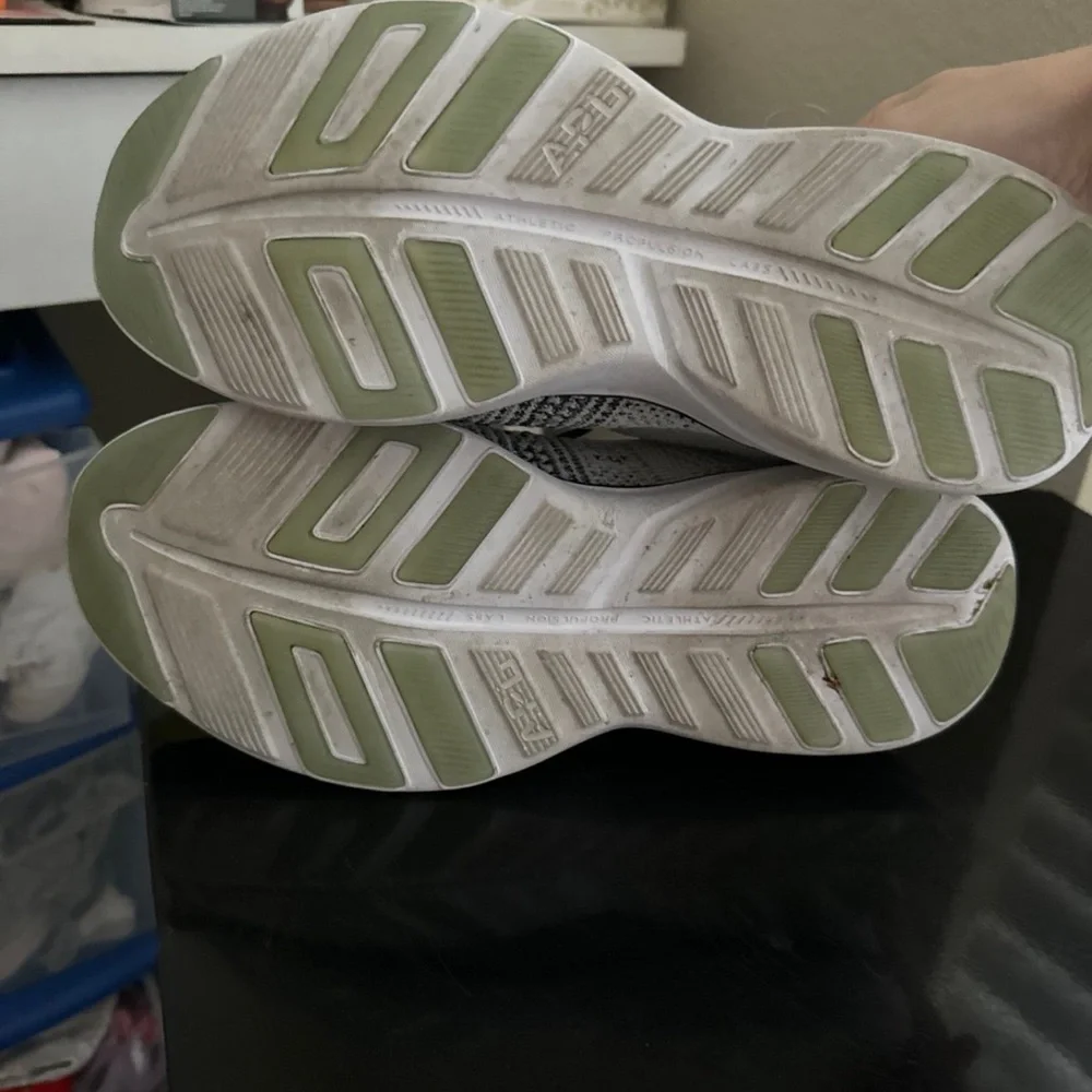 APL shoes 😘 - Picture 4 of 5